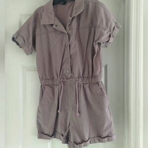 Cute romper size Medium